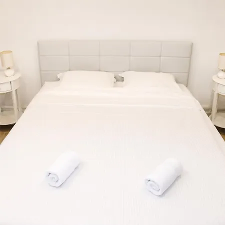 Square 3* Trogir